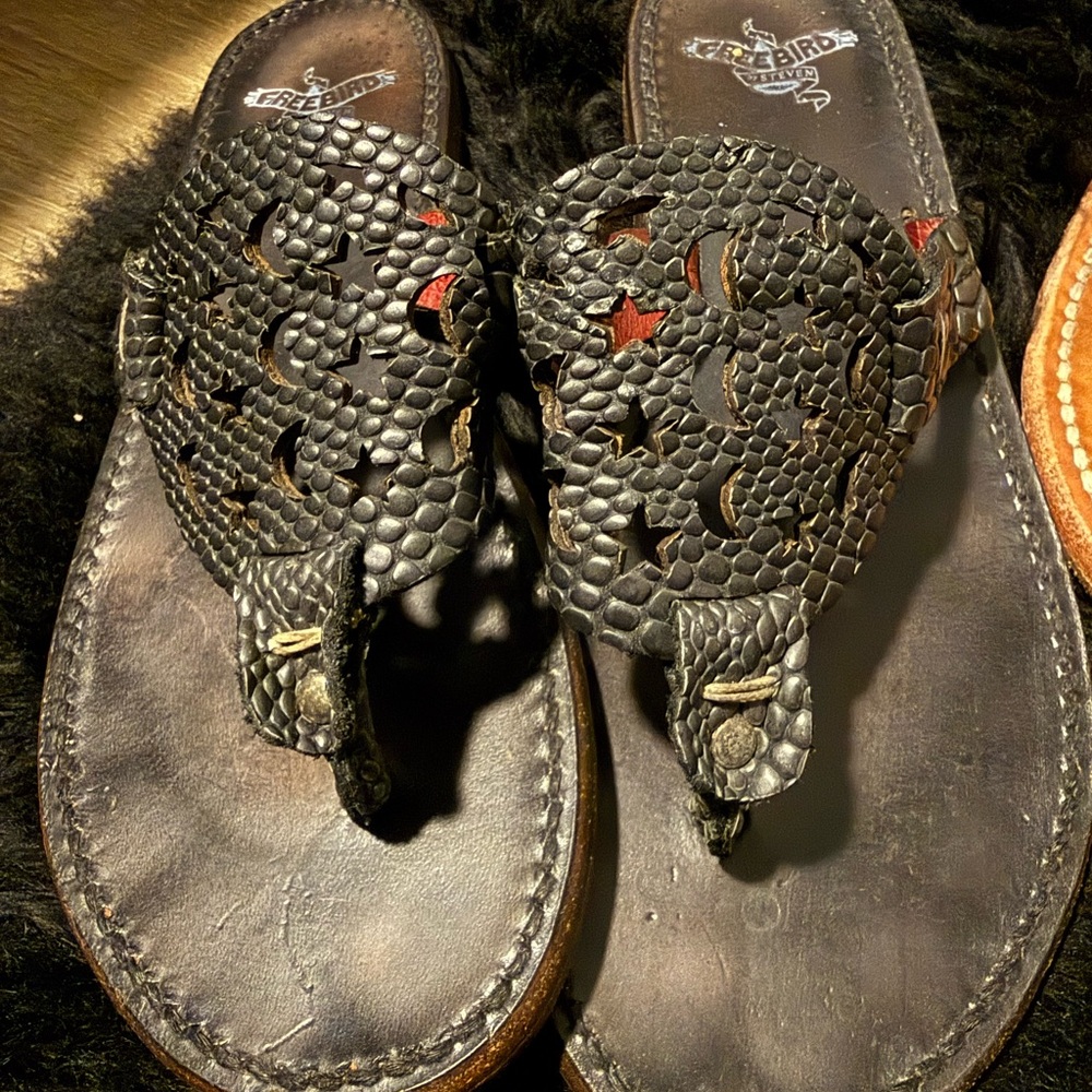 Freebird by Steven Vallarta Sandals- 3 Pairs Size: 8 - Picture 4 of 8